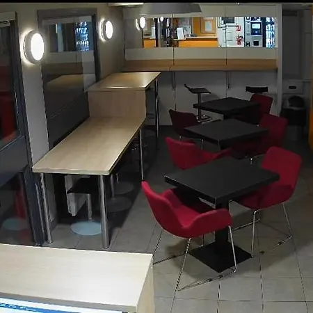 Enzo 1er Prix Hotel 3*